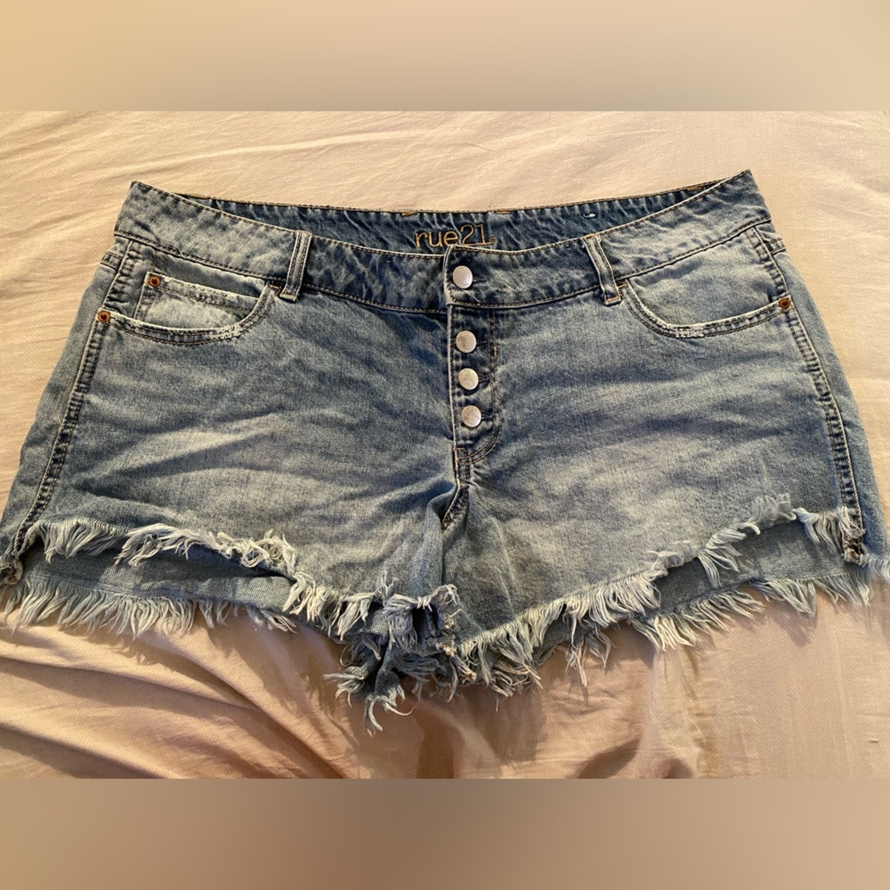 Rue 21 frayed jean shorts
